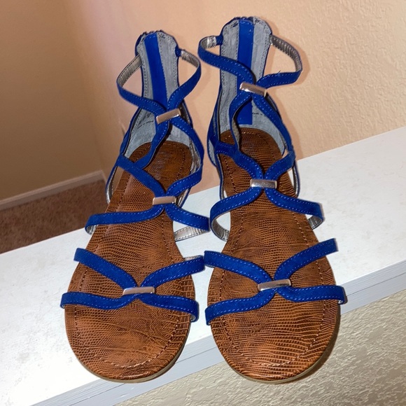 Carlos by Carlos Santana, Size 10. Barely used. Color Blue with silver metal. - Picture 2 of 5